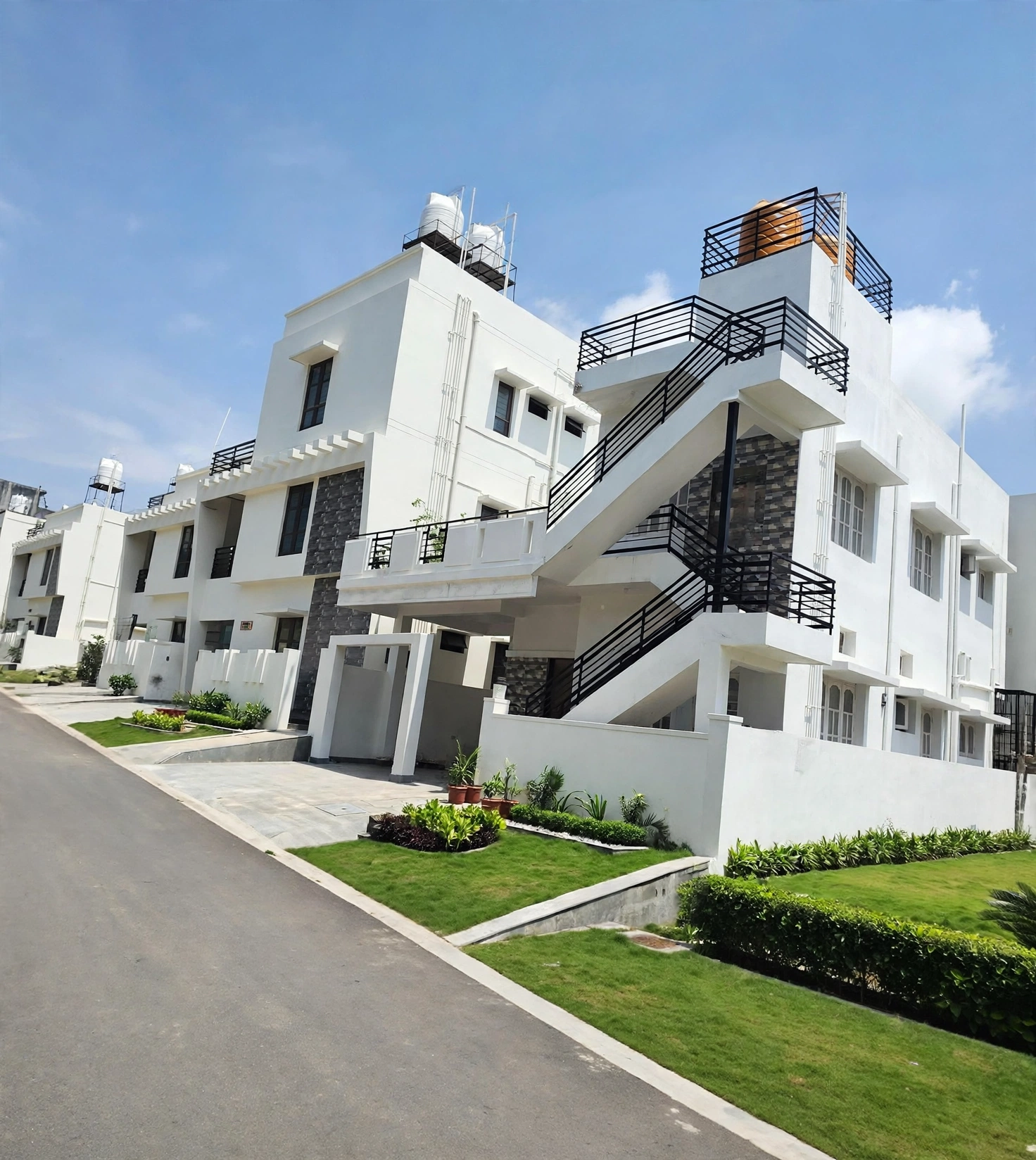 G9 Vaatika Layout Avenue & Surrounding Homes